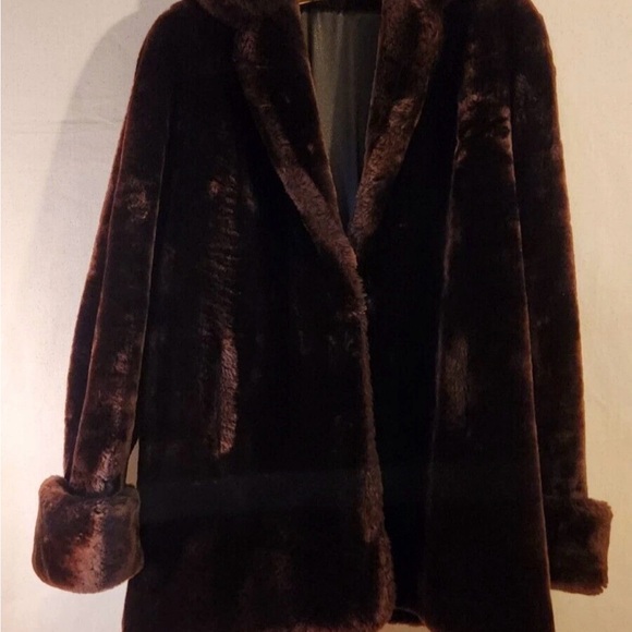Chocolate Brown Mouton  Fur Coat sz LG - Picture 3 of 9